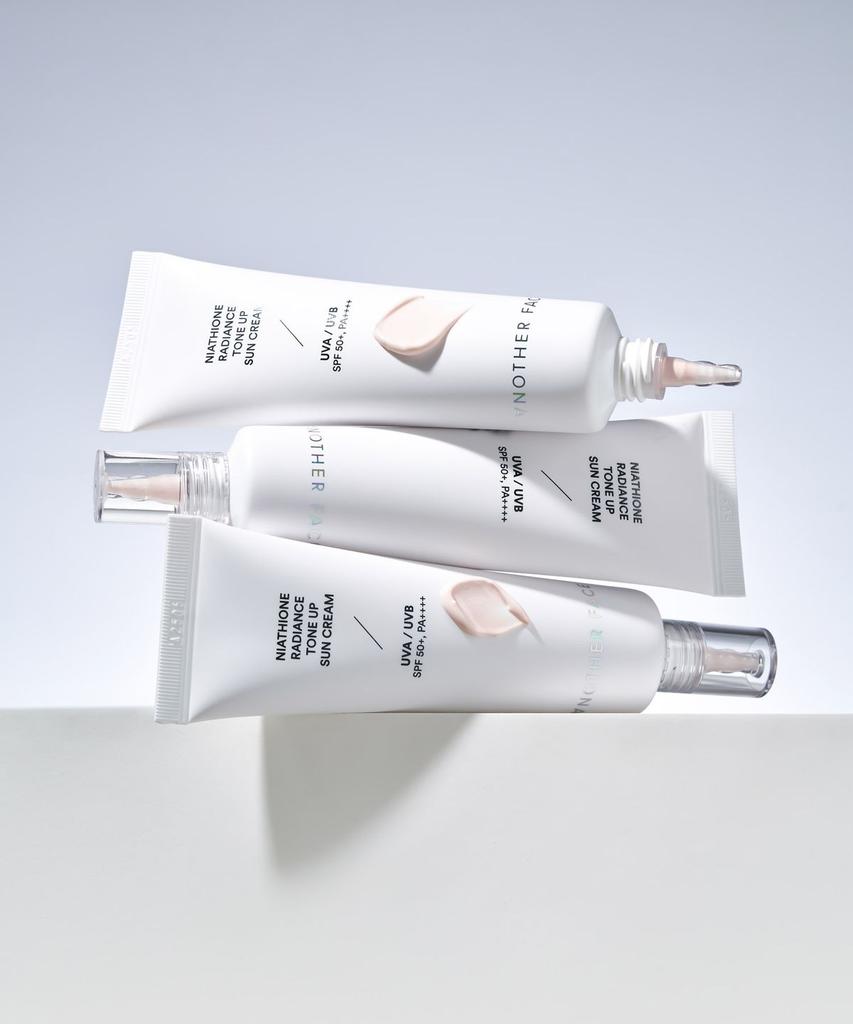 Niathion осветляющий солнцезащитный крем SPF50+/PA++++ 50 мл (+В комплекте пробный набор)