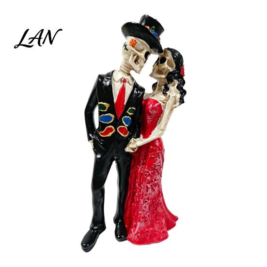 Unique Gothic Gift Skeleton Couple Statue, Romantic Figurine, Resin Home Decor Man And Woman Sculpture for Halloween Table Weather-resistant Courtyard