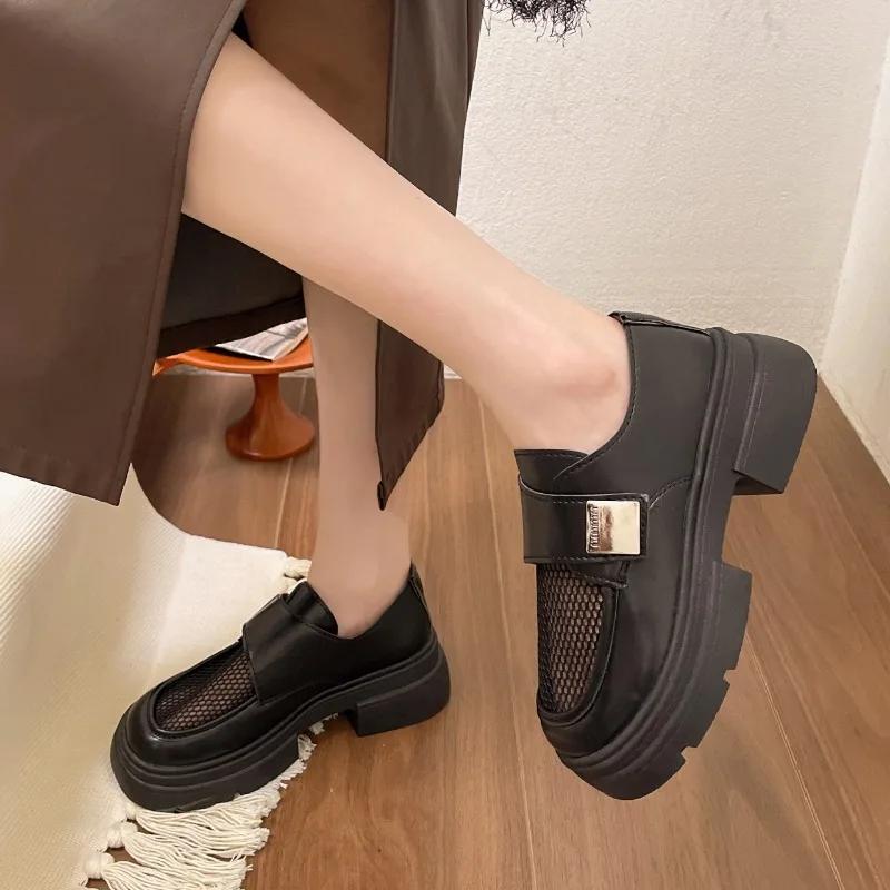 Лоферы 2024 года, новые популярные сетчатые дышащие женские туфли, толстая подошва, увеличенный размер, британский стиль, маленькие кожаные туфли для женщин