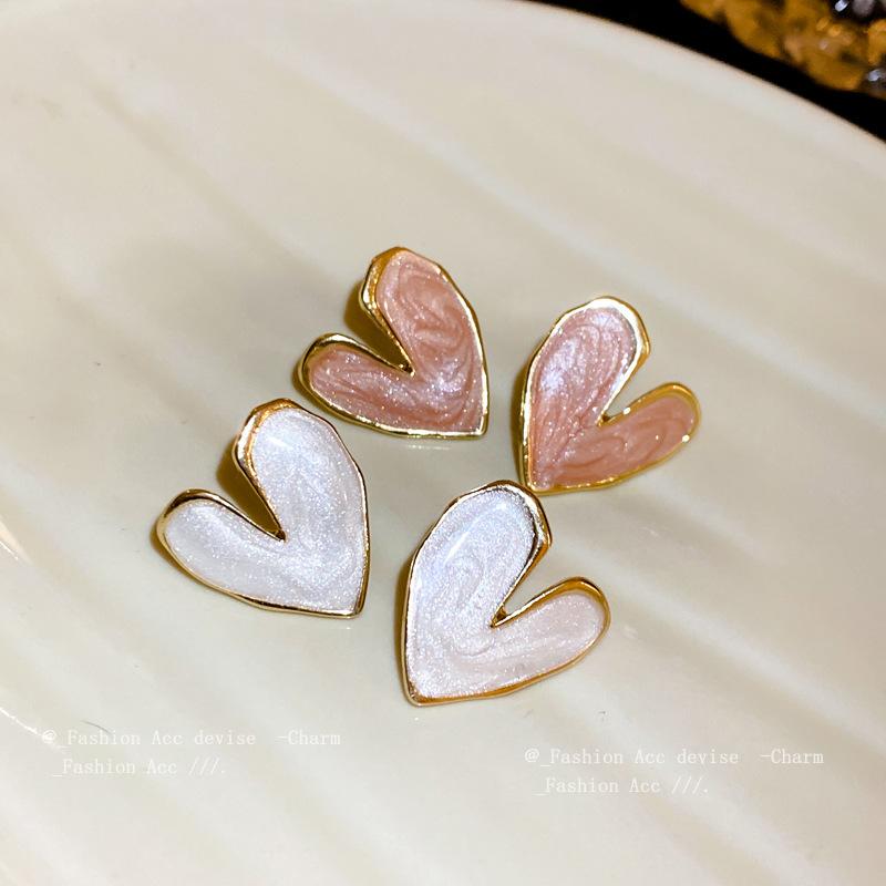 Silver needle dripping oil love geometric earrings fashionable simple small stud earrings sweet small fresh literary and artistic fan earrings