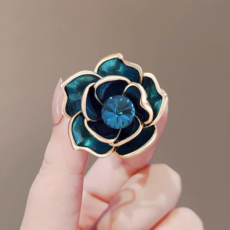 High-End Women's Brooch Collection: Butterfly, Camellia, Pearl Designs - Elegant Jewelry for Christmas & Men's Clothing Accessories