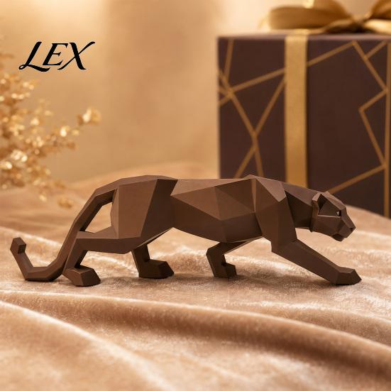 Geometric Cheetah Sculpture 3D Printed Figurine, Compact Faceted Sculpture, Durable Matte Leopard Statue Minimalist for Home Office Decor Gift