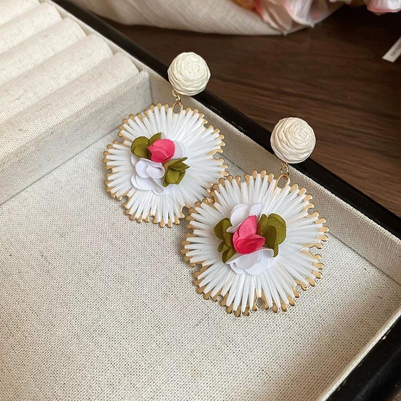 Fashion Niche Exaggerated Round Flower Earrings European American Exquisite Personalized Women Jewelry