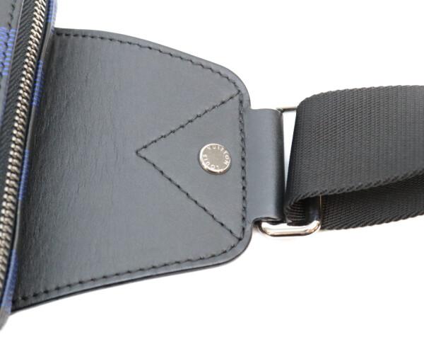 LOUIS VUITTON 2021 model N50024 Damier Infini 3D Auware News Link Back body bag Black / blueUsed