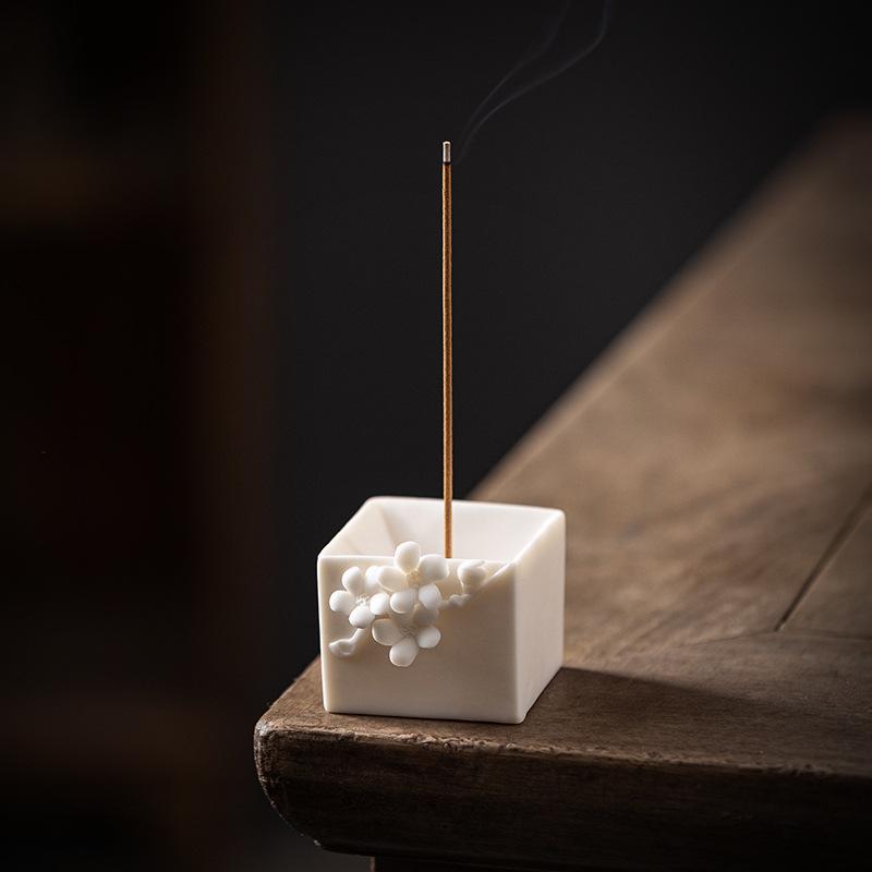 Креативная ручная работа, подщипнутая слива, подставка для благовоний, чайный столик, белый фарфор, столик для благовоний, подставка для благовоний, вертикальная вставка для благовоний, маленькое украшение