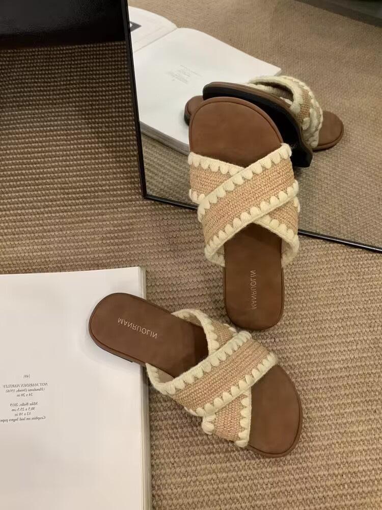Этнические плетеные шлепанцы с перекрещенными ремешками, открытым носком и плоской подошвой для летней женской обуви. Богемные пляжные сандалии для морского отдыха.