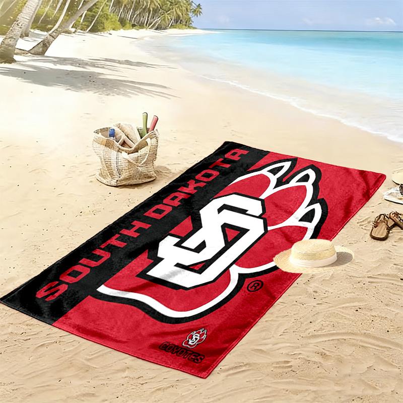 South Dakota Coyotes Print Beach Towel, Large Soft Quick Dry Towel for Beach Camping Swimming