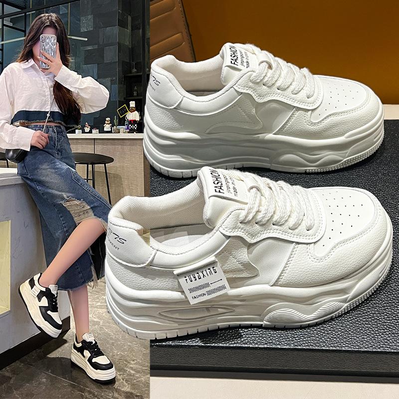 Маленькие белые туфли на толстой подошве Женские 2024 Весна Новые Модные и Удобные Кеды для скейтборда Женские