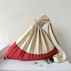 Минималистичная складная сумка-тоут в городском стиле с фактурой мятой ткани для повседневного использования