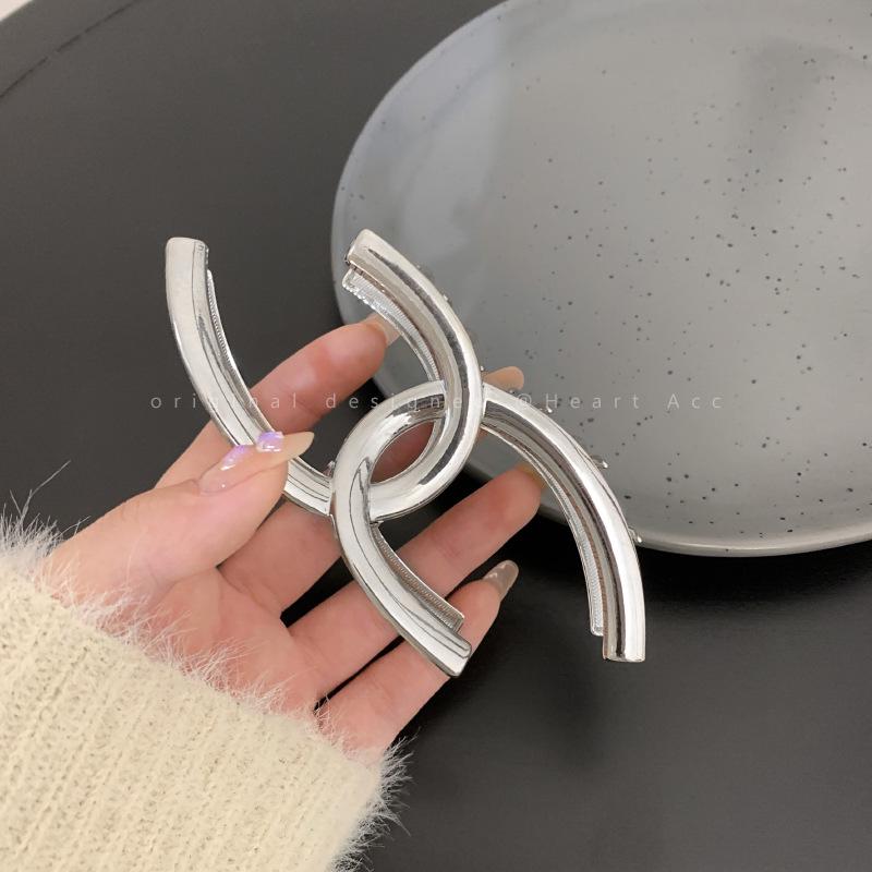 Премиальная заколка для волос из металла в форме буквы «С» для женщин, большой коготь для густых волос, идеально подходит для осени и зимы, стильный нишевый дизайн.