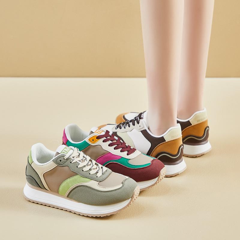 Женские повседневные удобные кроссовки на толстой платформе для ходьбы, нескользящие теннисные туфли на шнуровке, искусственная замша из искусственной замши в стиле пэчворк, рабочие кроссовки для женщин