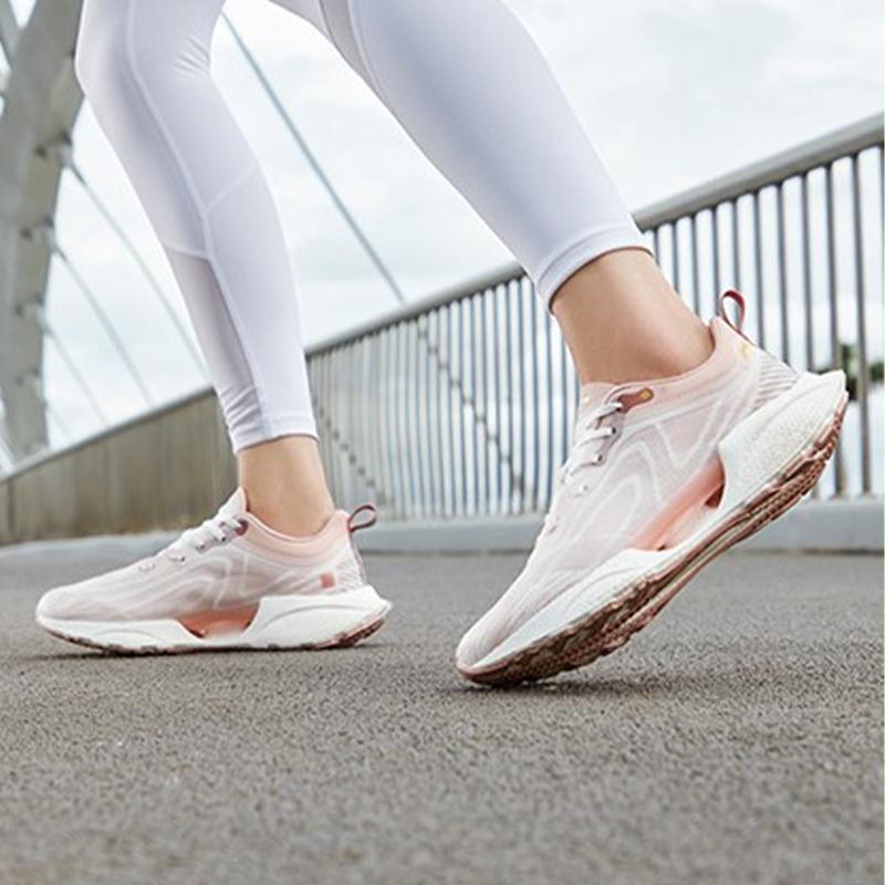 Li Ning Super Light 18 Дышащие Низкие Беговые Кроссовки Женские Бежевые ARMR008-13