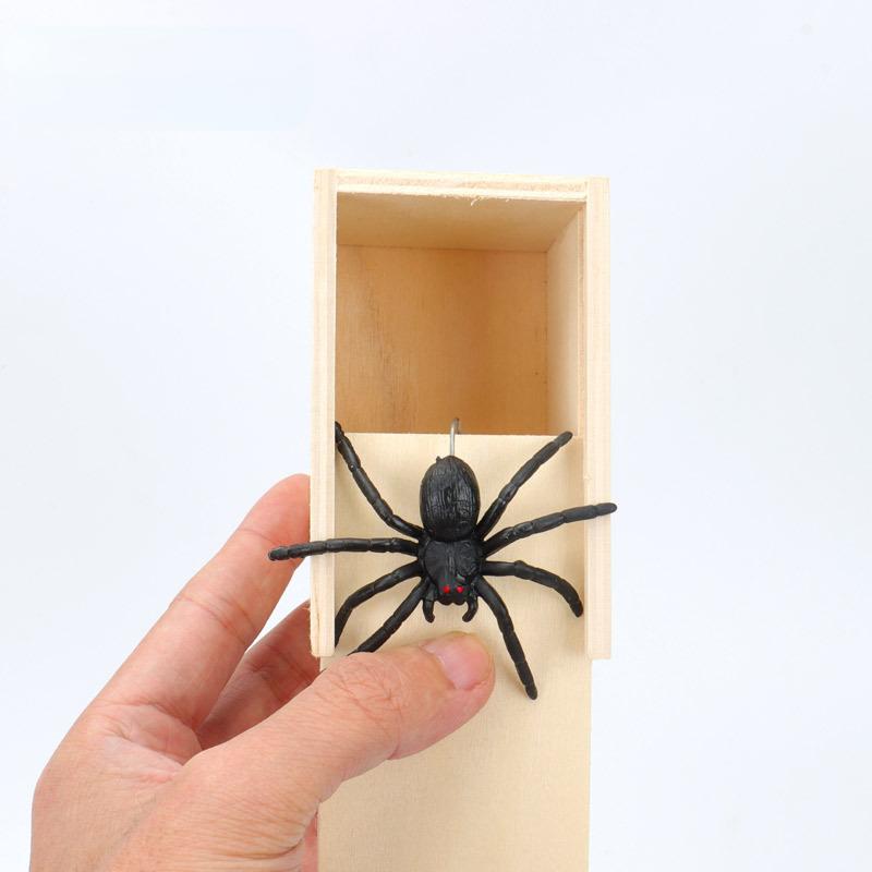 New Wooden Prank Trick Practical Joke Home Office Scare Toy Box Gag Spider Kid Parents Friend Funny Play Joke Gift Surprising Box