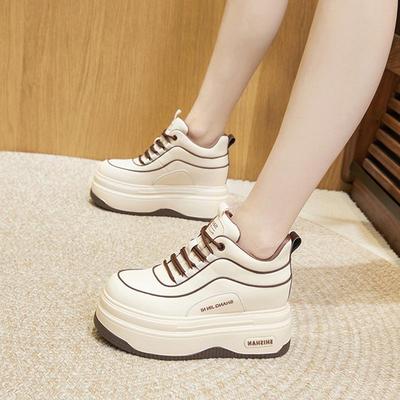 Женские белые туфли на платформе: Универсальные кроссовки на толстой подошве с бархатной подкладкой, осень/зима 2025 г.