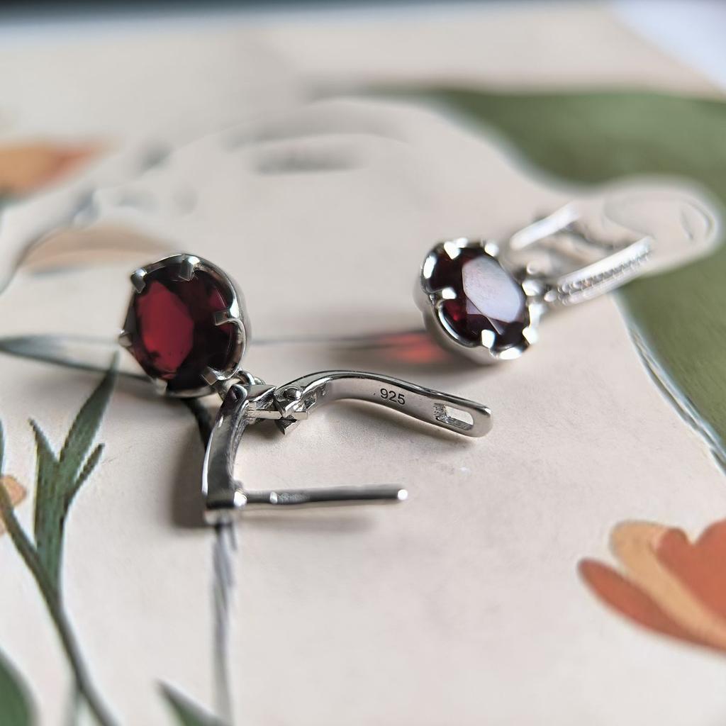 Серебряные серьги с искусственным гранатом nano 3.92ct, фианитами (60002164)