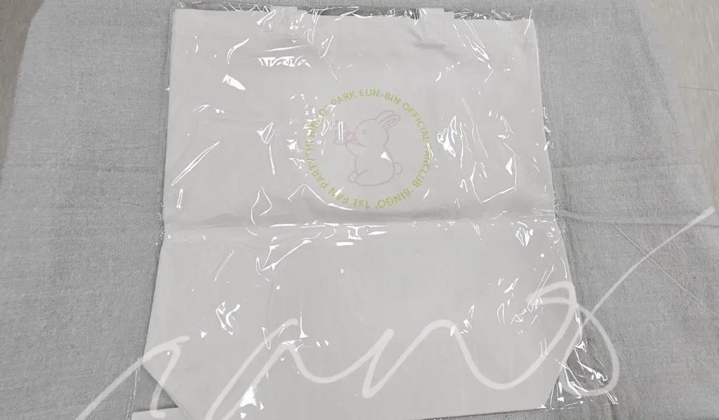 Park Eun-bin actress merchandise eco bags are now on sale.