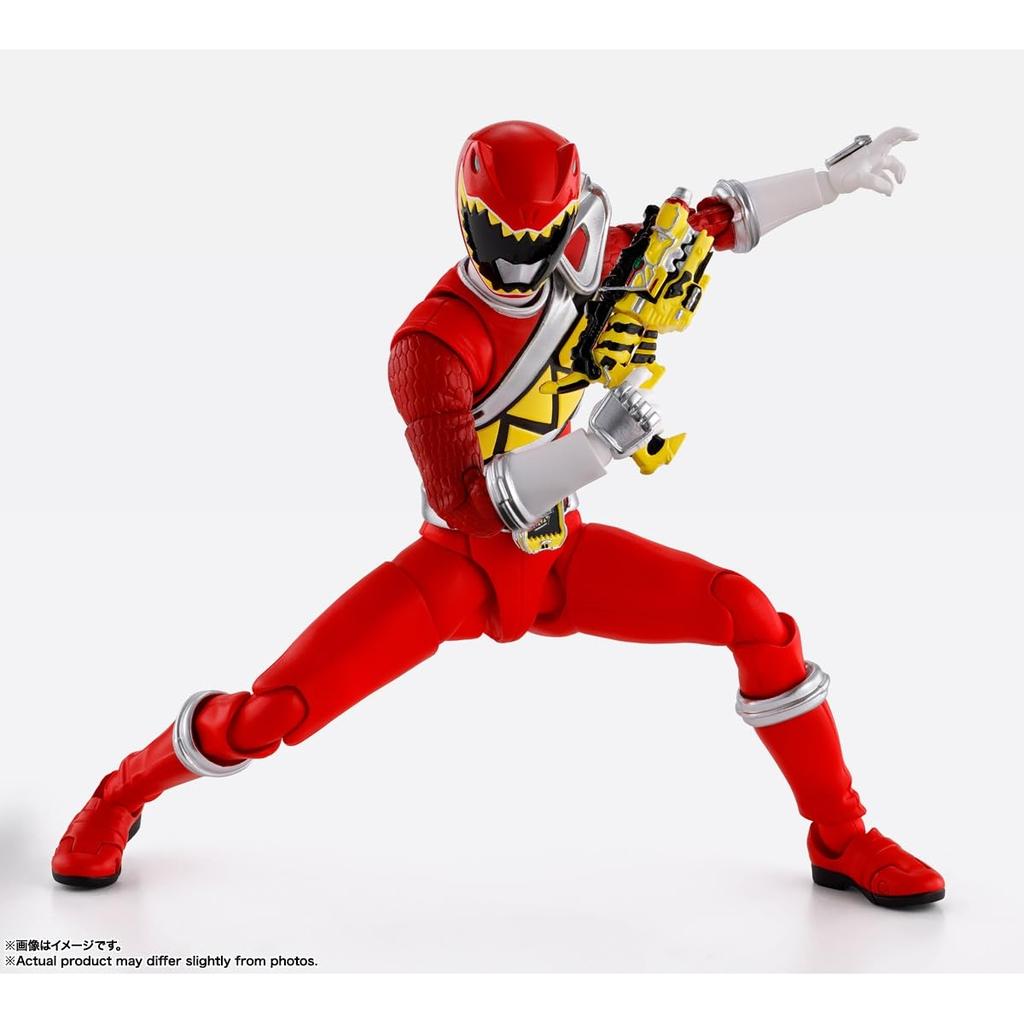 TAMASHII NATIONS С.Х.. Фигурка Figuarts Zyuden Sentai Kyoryuger Kyoryu Red 145 мм - окрашенная коллекционная игрушка из АБС и ПВХ