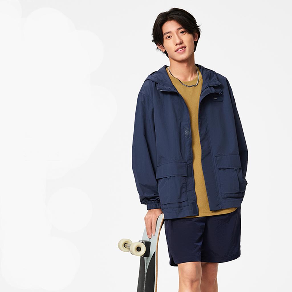 Li-Ning Водонепроницаемая свободная удобная ветровка на молнии с капюшоном мужская верхняя одежда темно-синего цвета AFDU537-5