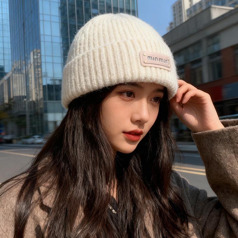 Autumn and winter new wool hat for women, small face, warm ear protection, cold hat, Korean letter knitted hat, pullover hat