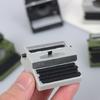 Детальная винтажная пишущая машинка Миниатюра Миниатюрная коллекционная вещь Идеально подходит для кукольных домиков, витрин, украшения офисного стола