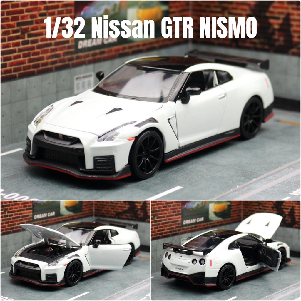 APU1  1/32 Nissan Skyline GTR R35 Nismo GT3 Racing Toy Car Model For Children RMZ CiTY Diecast Alloy Miniature Sound Light Collection