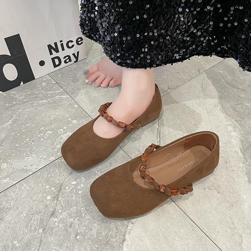 Женские туфли-лодочки с плоской подошвой, неглубоким вырезом и бусинами, новинка осени 2025 года, нежные, подходящие к юбке, в национальном стиле, туфли Мэри Джейн, туфли Доу-доу