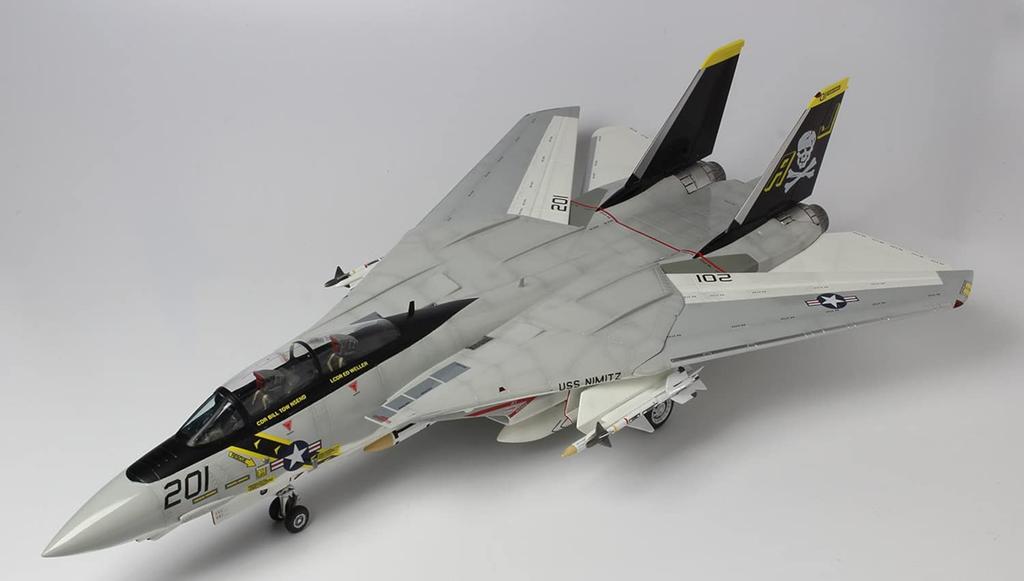 Масштабная авиационная серия Navy Tomcat Jolly Rogers Пластиковый набор Platz/Italeri 1/48 США. F-14A (1970-е годы VF-1, VF-2, VF-84) TPA-01