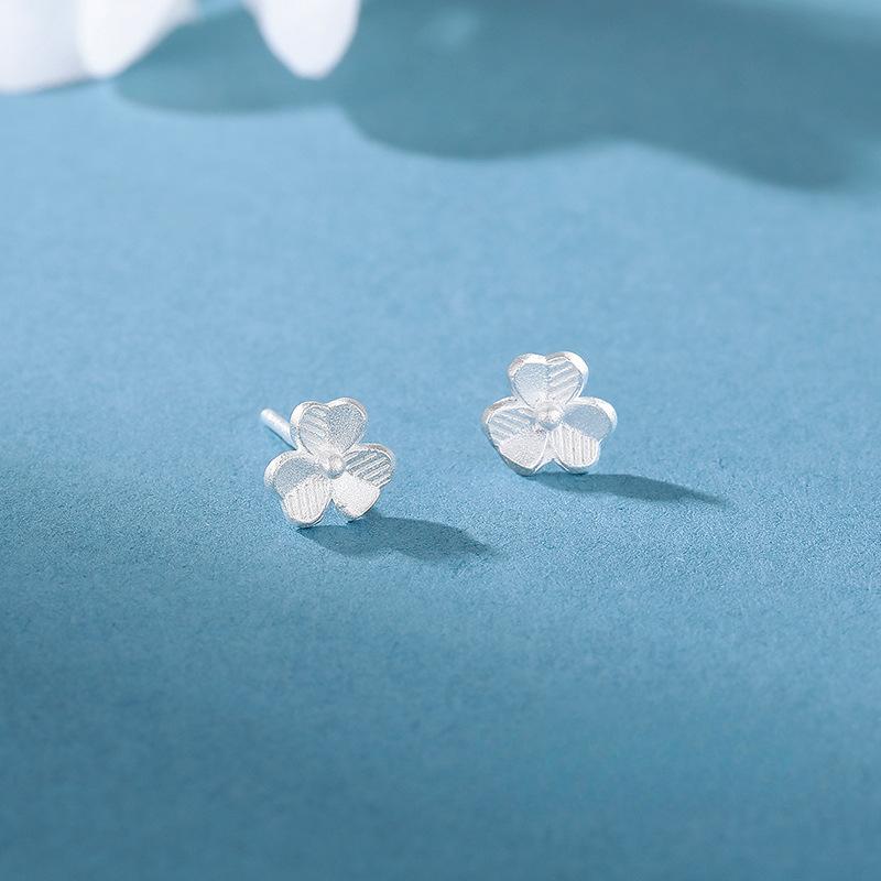 Лесные серьги с тремя листочками клевера для женщин со свежими и универсальными студенческими серьгами