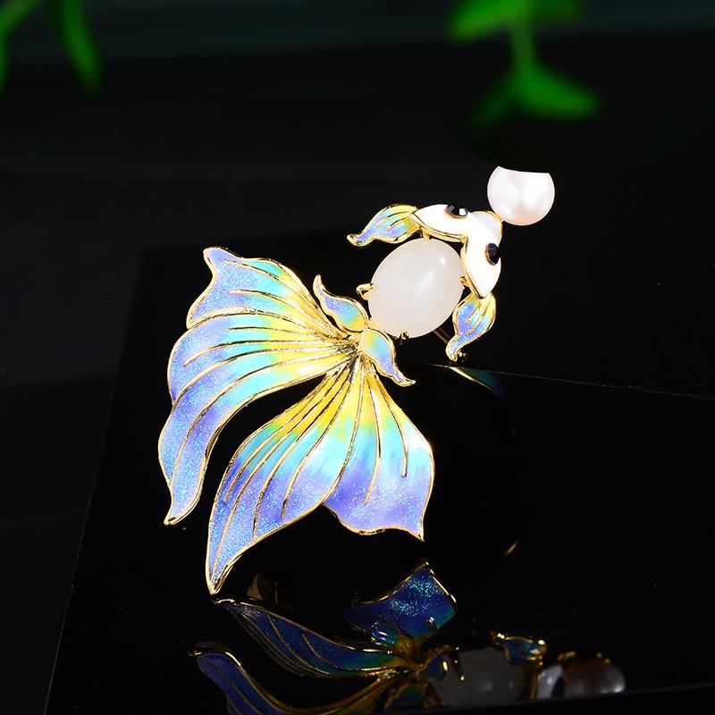 Персонализированная брошь в виде золотой рыбки, эмалевая, жемчужный градиентный цвет, изысканное украшение в виде рыбьего хвоста, брошь в виде цветка на груди