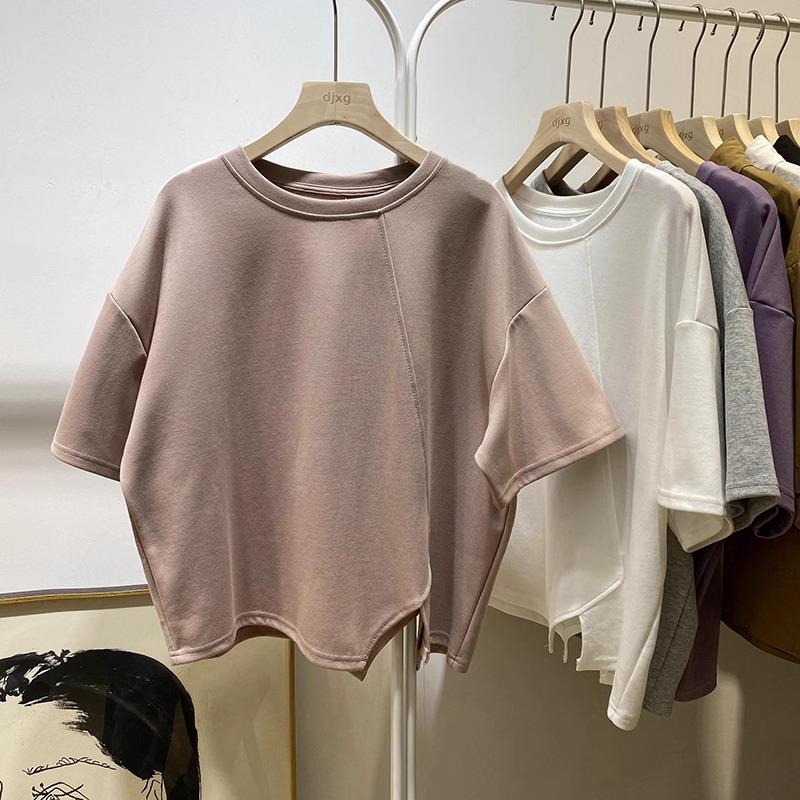 Женская футболка свободного кроя с круглым вырезом и нерегулярным разрезом - корейский летний стиль 2024 года