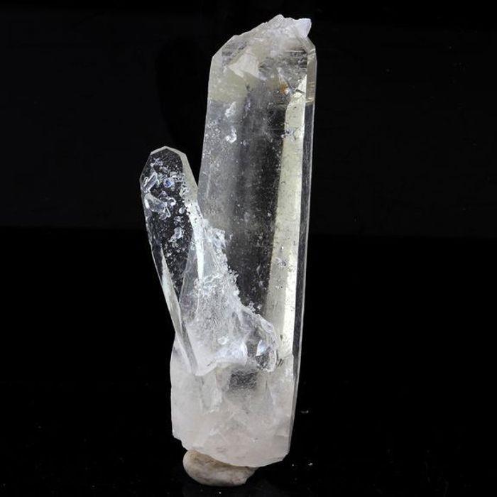 Pierres et Minéraux. Quartz. 81.01 ct. La Gardette Mine, Bourg d'Oisans, Isère, France.