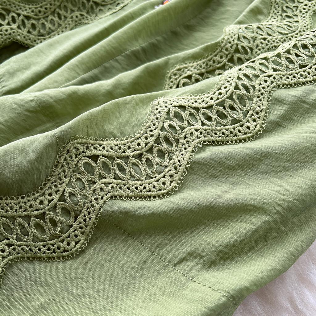 Весна-лето Женские V-образные вырезы с рукавами-фонариками Вышитые кружевные лоскутные шикарные платья с поясом