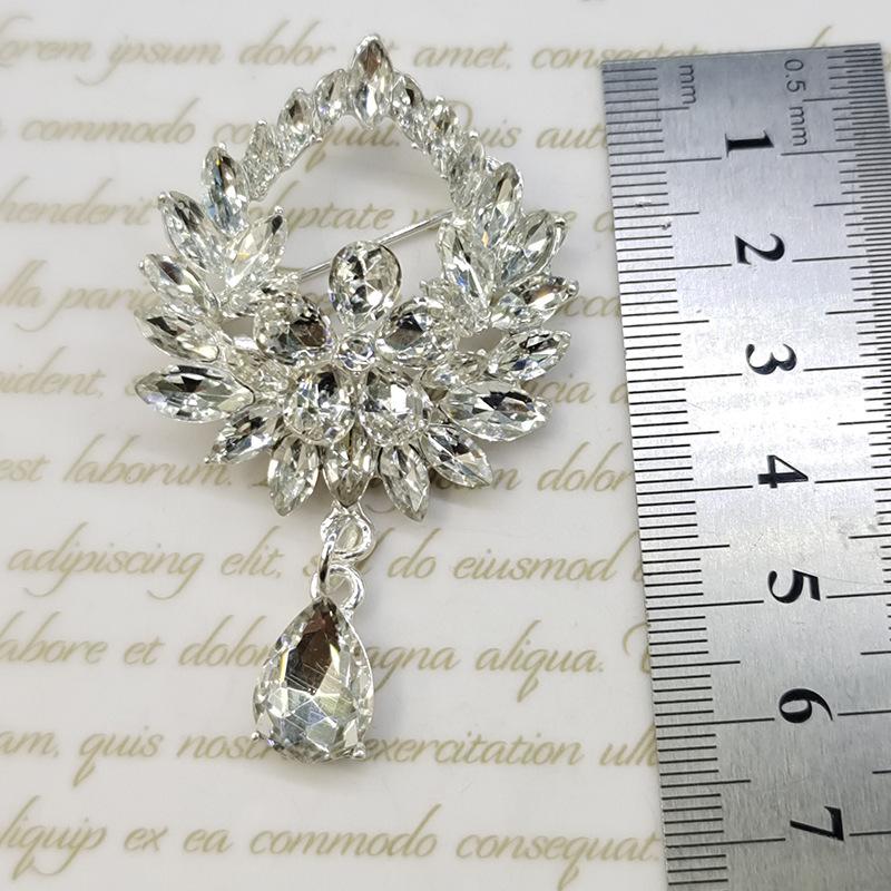 Vintage Teardrop Rhinestone Brooch Statement Pin for Fashionable Party Wear