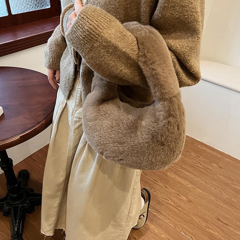 Осенне-зимняя модная женская сумка-тоут, маленькая сумка, женская новинка 2025 года, плюшевая сумка, нишевая, высококлассная, пушистая сумка-ведро