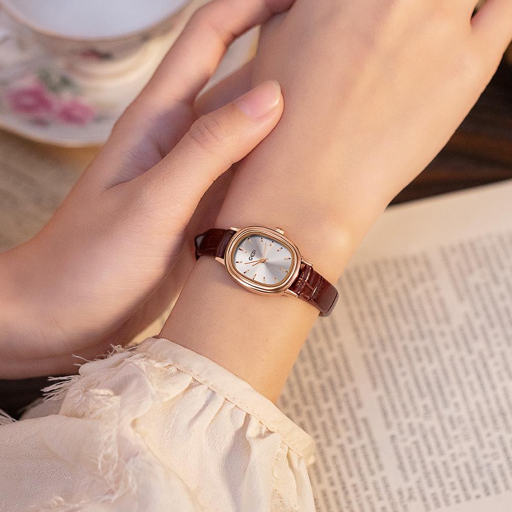 Новые женские часы Retro Temperament Oval Belt женские часы Simple Fashion Light Luxury Watch Women