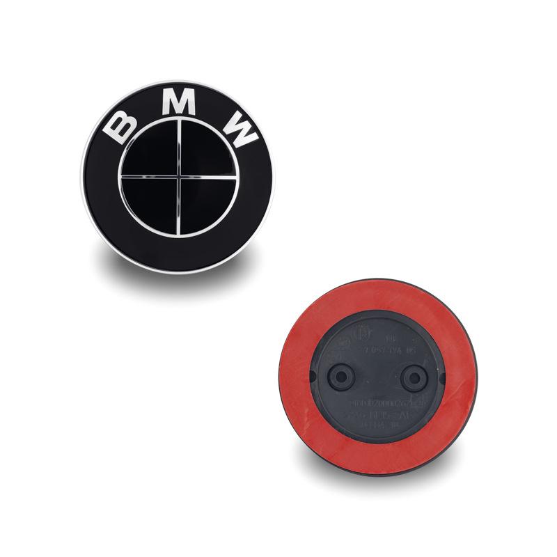 Подходит для оригинальных логотипов BMW с черным фоном для передней и задней части; Наклейки на капот и багажник 82 мм/74 мм.
