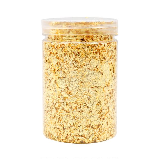 Фрагменты золотой, серебряной, медной и алюминиевой фольги для нейл-арта и декора