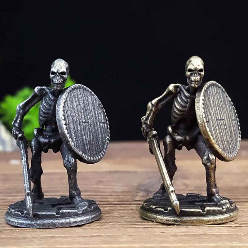 1 шт., Орнамент «Череп с мечом и щитом», Домашнее украшение, Настольный орнамент, Игрушка/Поделка на Хэллоуин