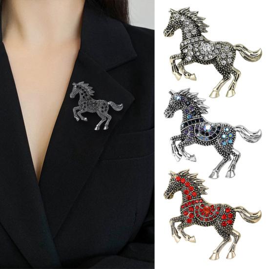 Horse Brooch Retro Style Sparkling Rhinestones Alloy Pin Clothes Hats Bags Scarves Badge Fashion Accessories