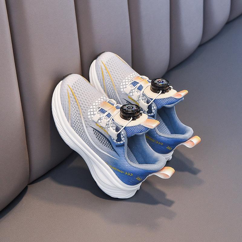 New style boys' sports shoes for older children, lightweight and breathable children's hollow shoes with soft soles and anti-slip running shoes