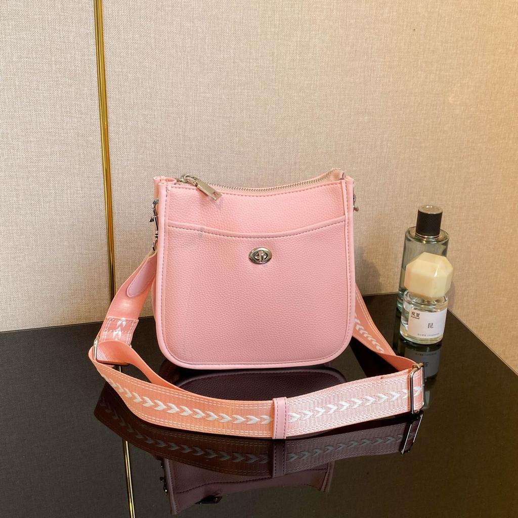 Маленькая женская сумка через плечо