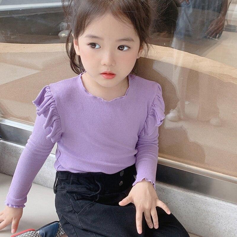 Девушка в осеннем контракте, чистый цвет, стройное тело, нижняя верхняя одежда