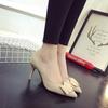 Модные корейские туфли для работающих женщин 2024 весна новые заостренные с металлической отделкой универсальные на высоком каблуке элегантные одинарные туфли