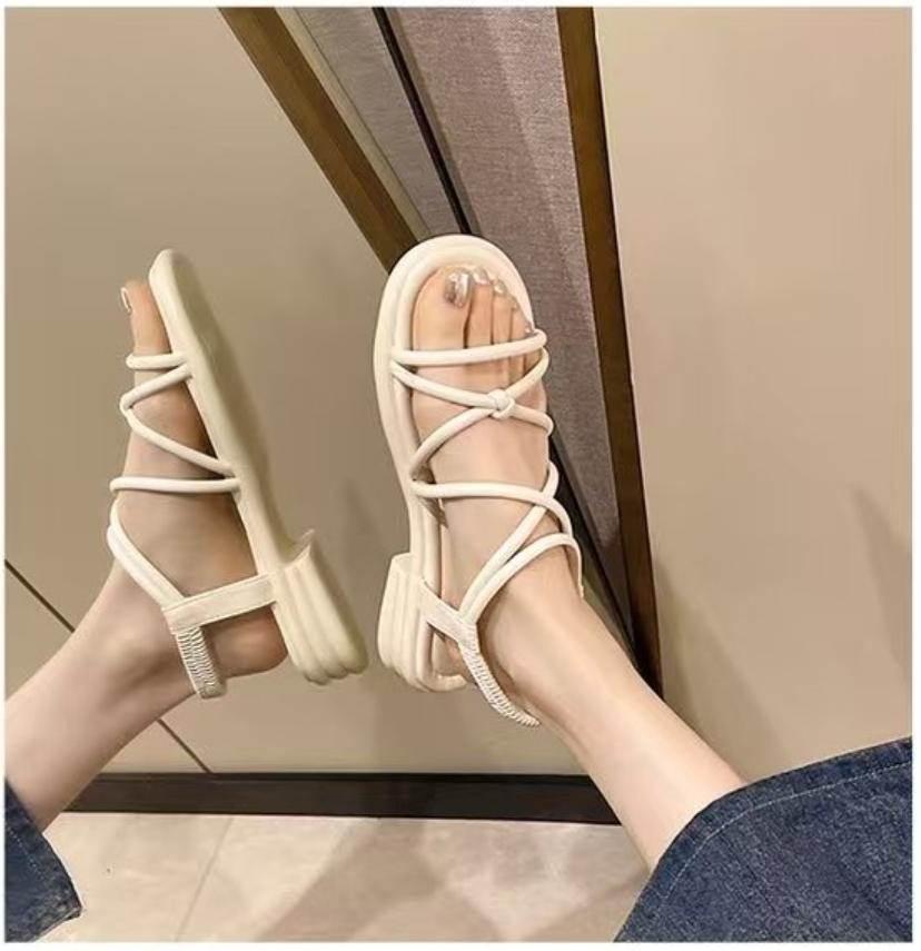 2025 Новые сандалии Женские летние на плоской подошве Повседневная пляжная обувь Толстая подошва Универсальная верхняя одежда Для путешествий Повседневная обувь