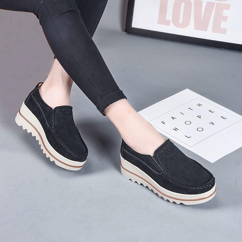 2025 весна и осень новая повседневная обувь женская кожаная обувь на одной подошве мягкая подошва удобная обувь для мамы танкетка платформа обувь маффины женская