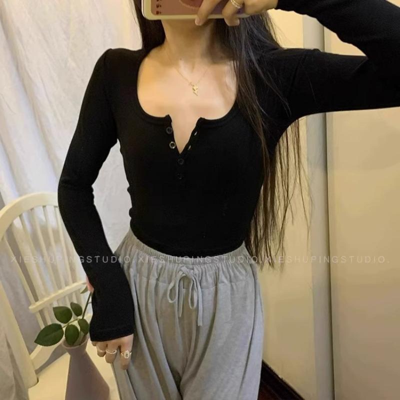 Chic Button Thread U-neck T-shirt for Women 2024 Spring and Autumn New Slim Long-sleeved Bottoming Shirt Short Low-neck Top