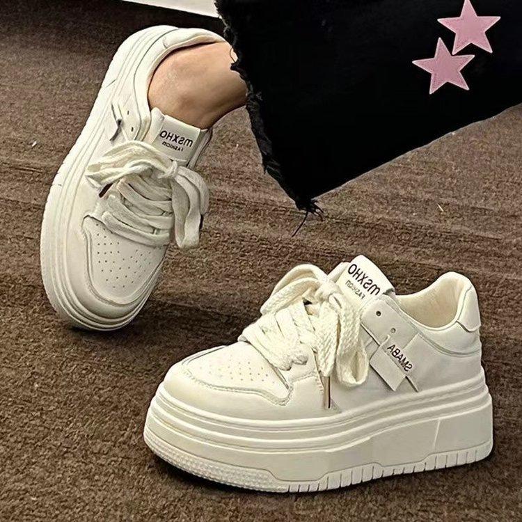 Thick-soled new autumn models increase height and show height student leisure sports board shoes