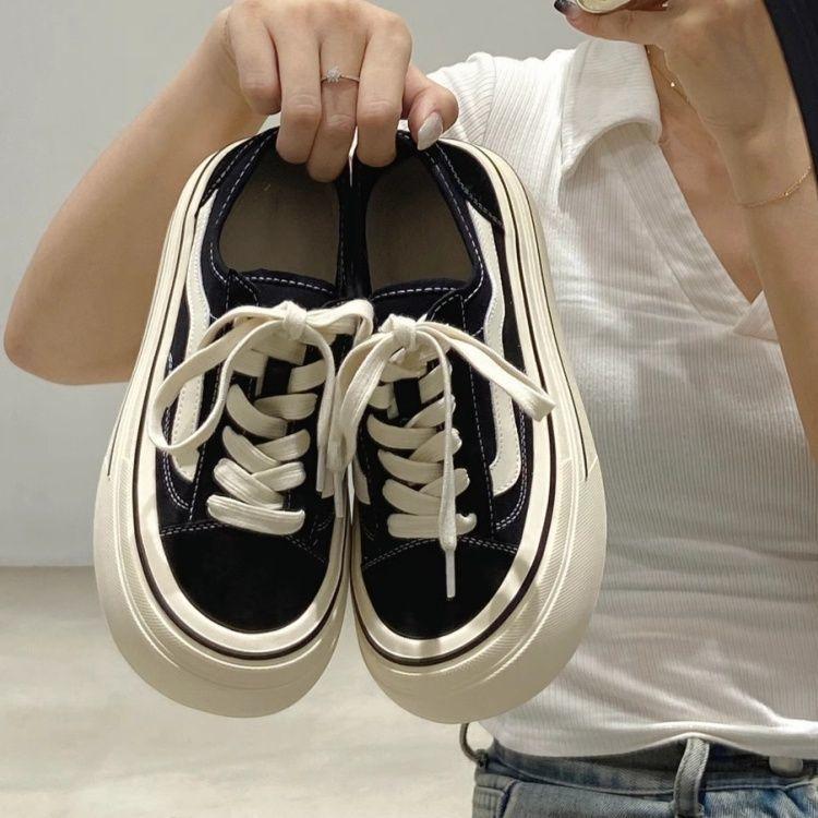 Niche Casual Board Shoes Летние новые маленькие белые туфли Уродливые милые туфли с большой головой Универсальные классические туфли на платформе из парусины для женщин