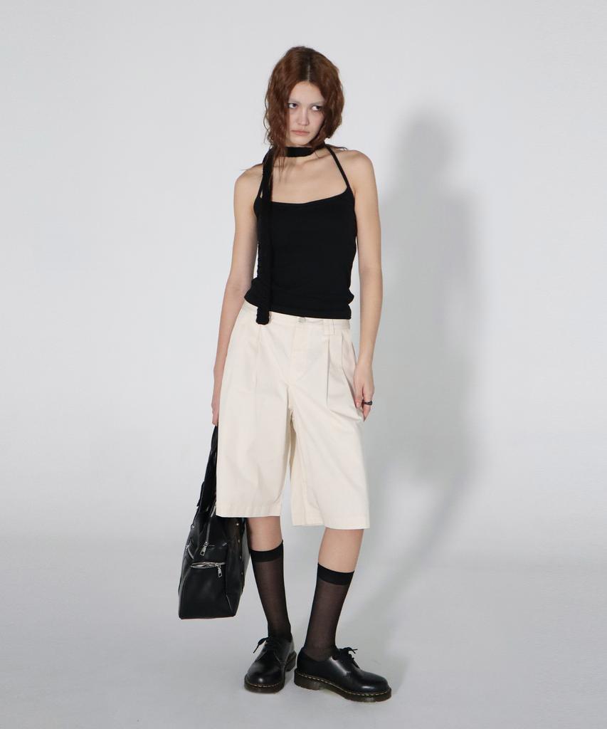CHICKS Double-Tuck Wide Bermuda Pants Ivory