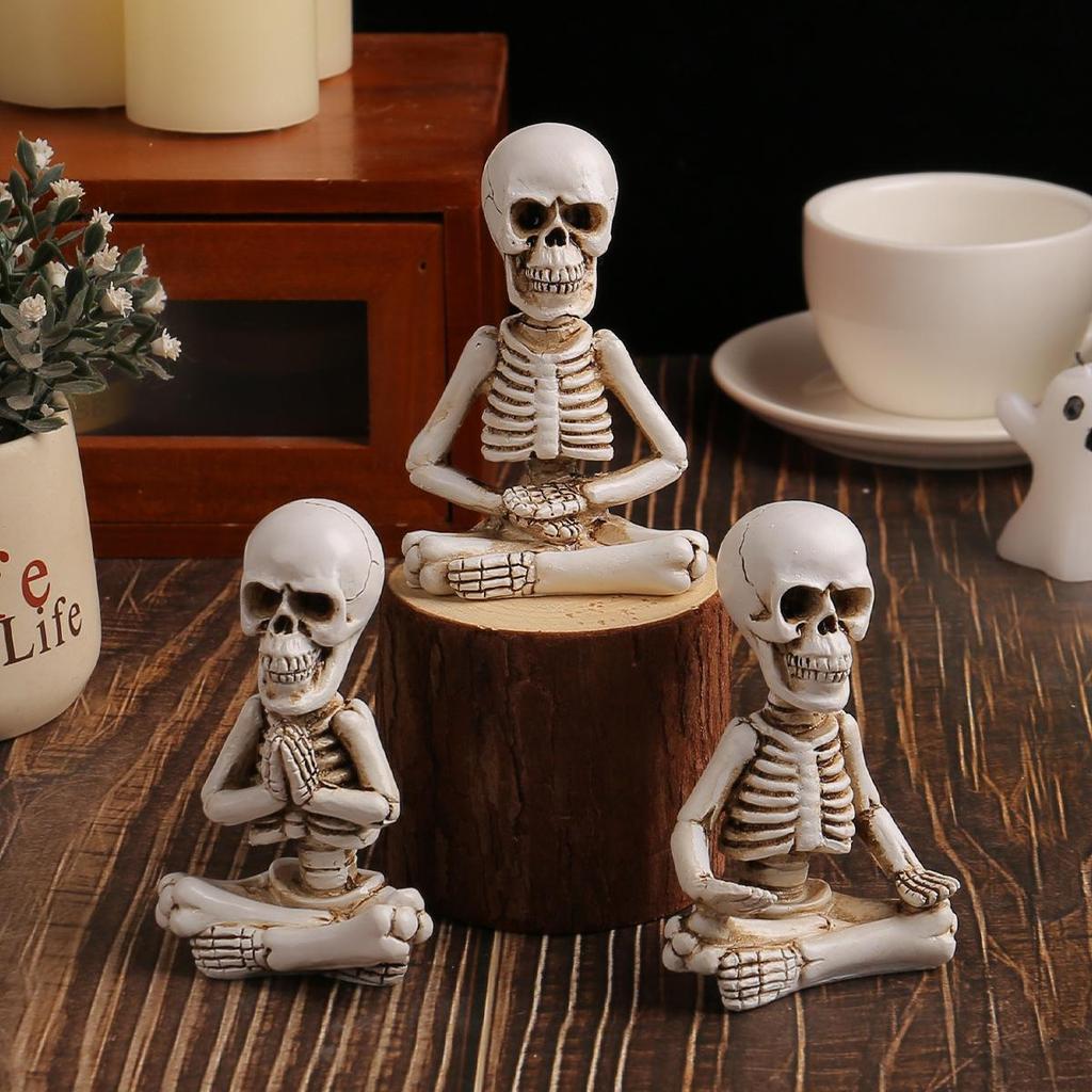 Sitting Skeleton Desk Ornament Small Skull Gift Halloween Ornaments Home Decor Party Holiday Décor Ornament